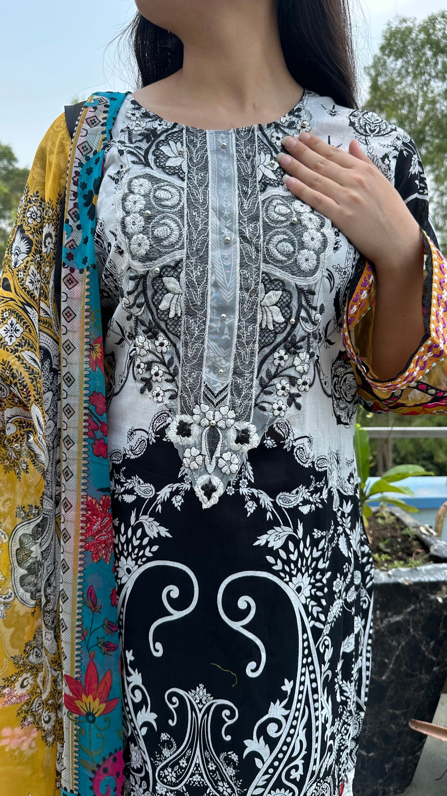 BLACK MULTI COLOUR COTTON SET