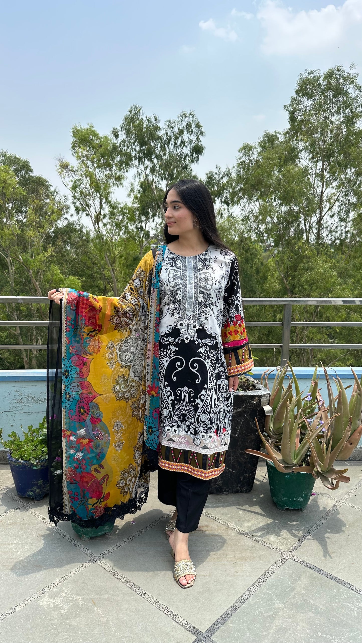 BLACK MULTI COLOUR COTTON SET