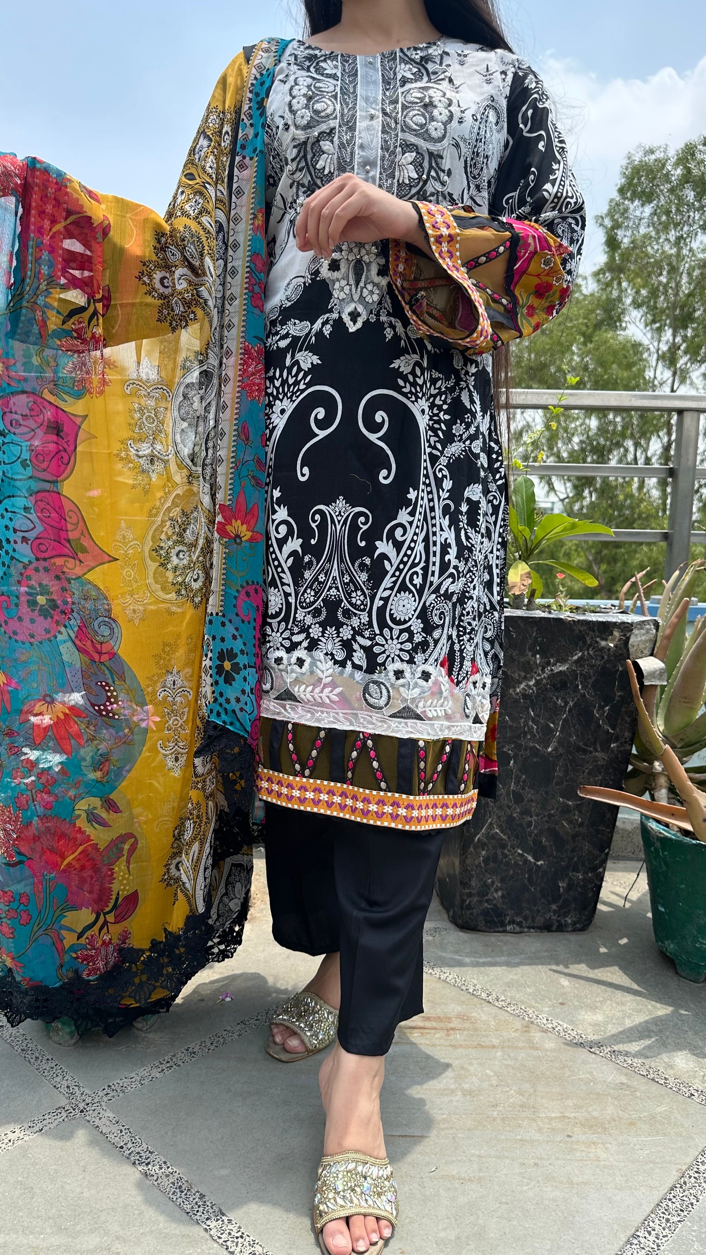 BLACK MULTI COLOUR COTTON SET