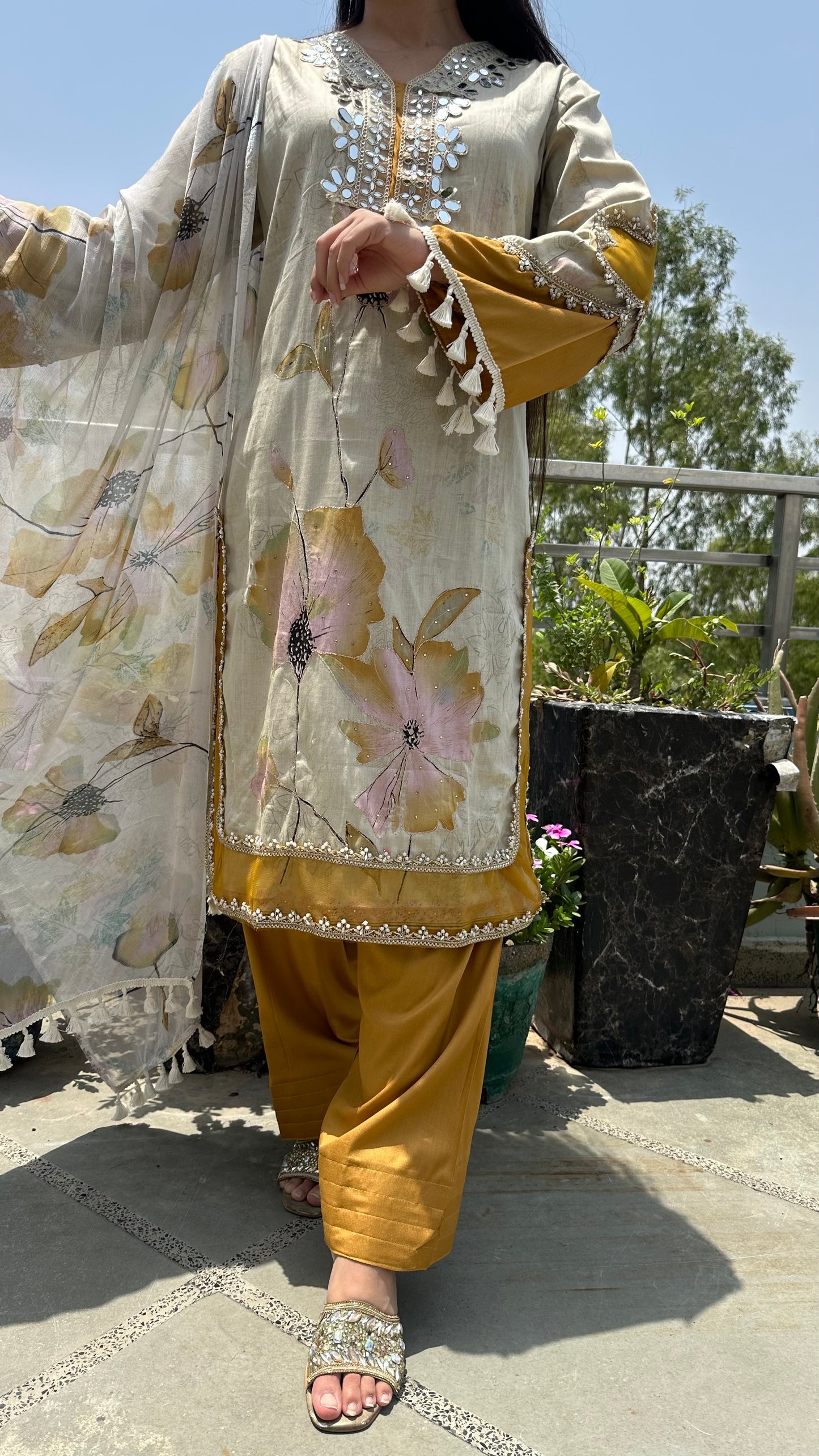 CREAM MIRROR FARSHI SETS