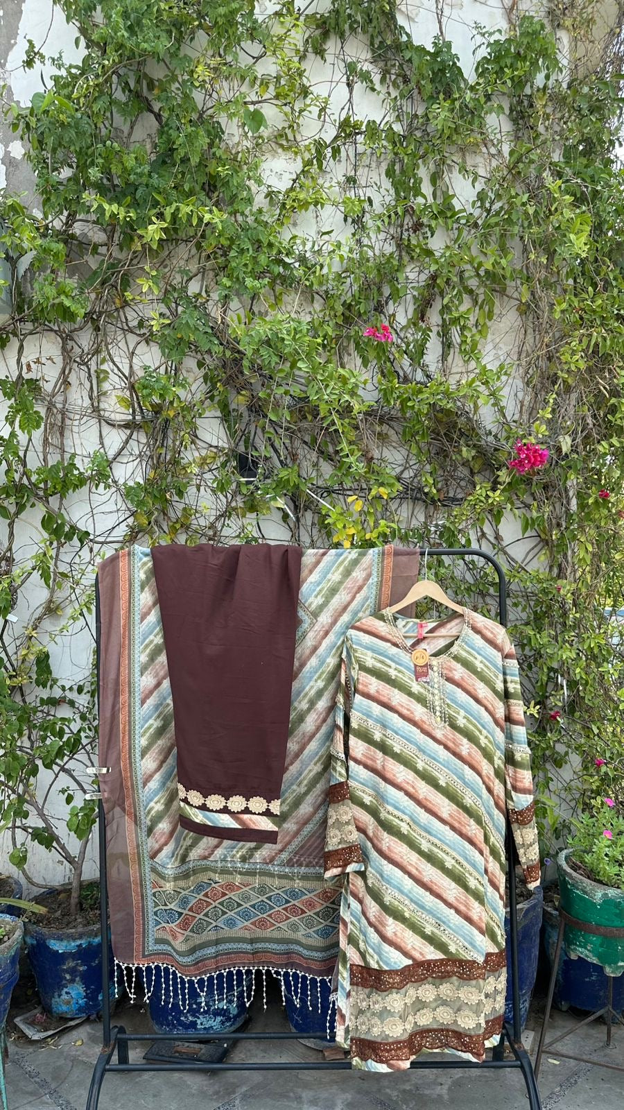 RAYON HAND EMBROIDERED FARSHI SET