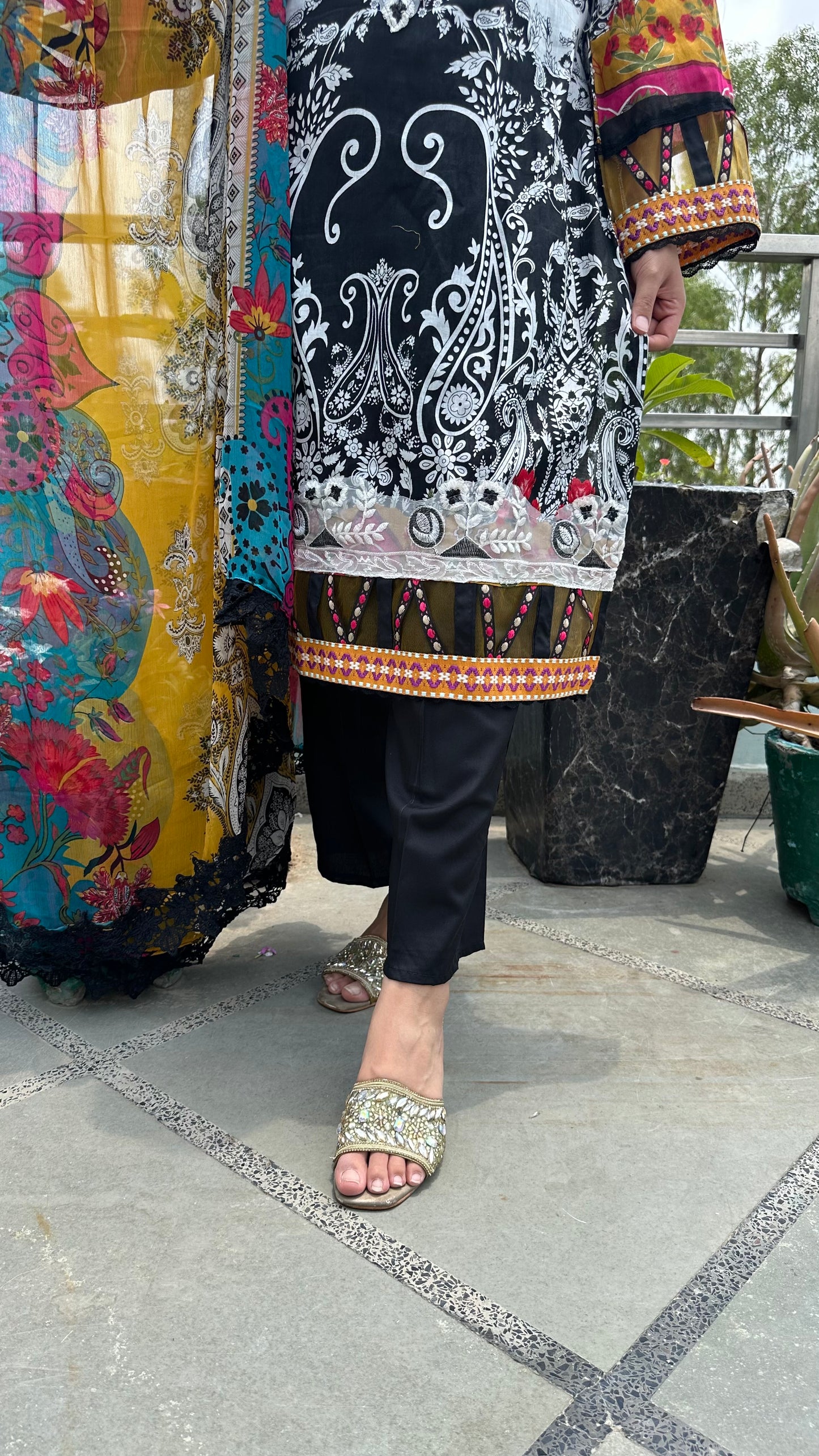 BLACK MULTI COLOUR COTTON SET